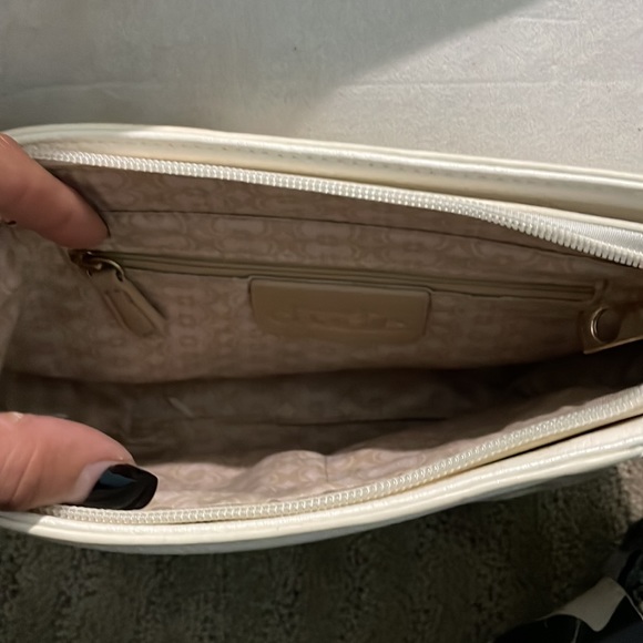 Handbag - Picture 2 of 4